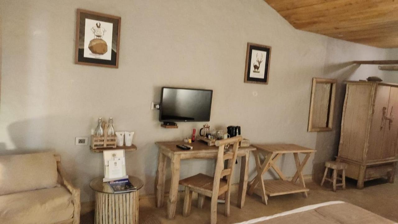 Barahi Jungle Lodge Meghauli Ngoại thất bức ảnh