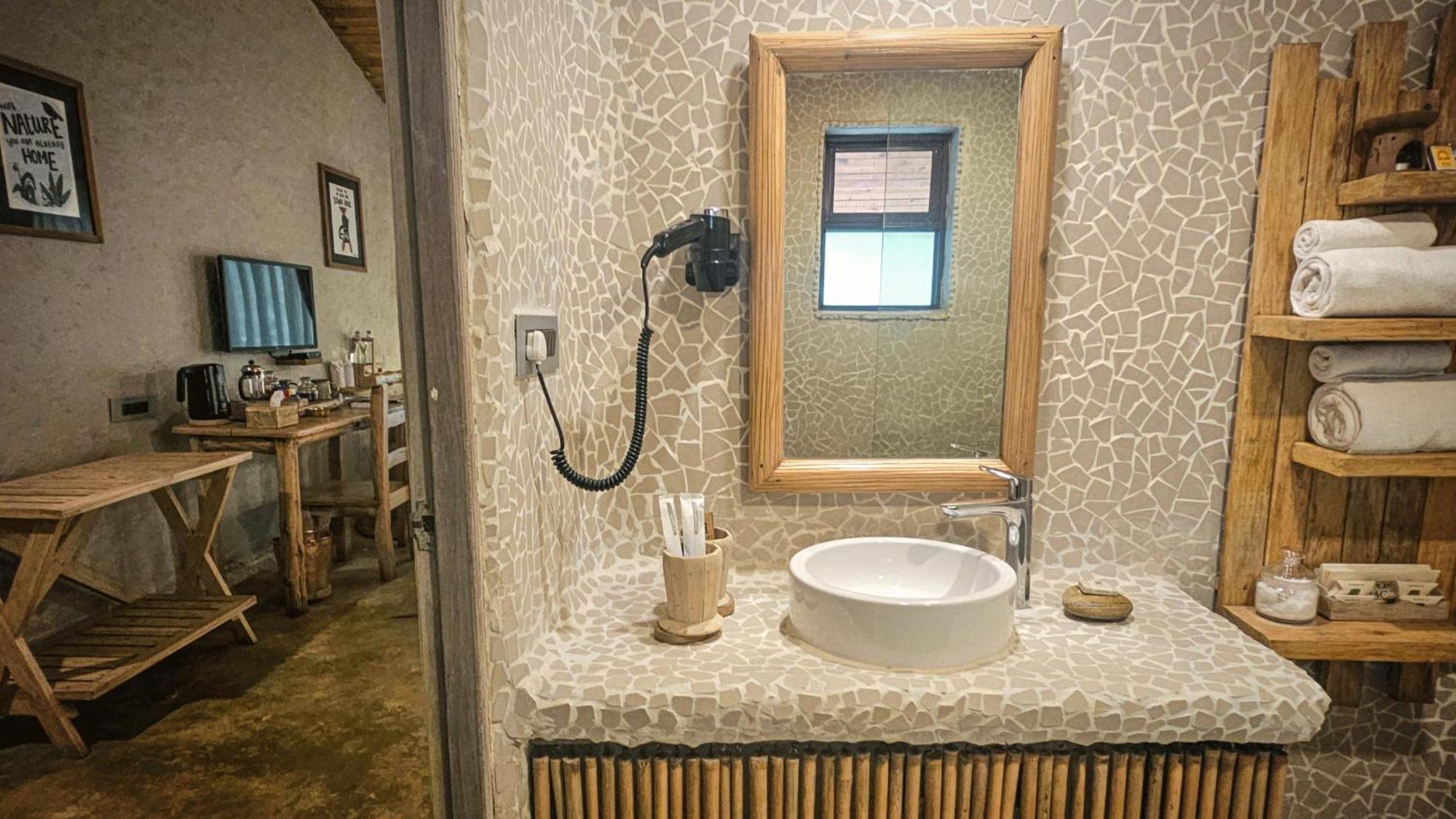 Barahi Jungle Lodge Meghauli Ngoại thất bức ảnh