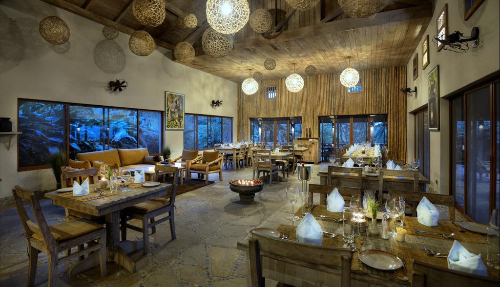 Barahi Jungle Lodge Meghauli Ngoại thất bức ảnh