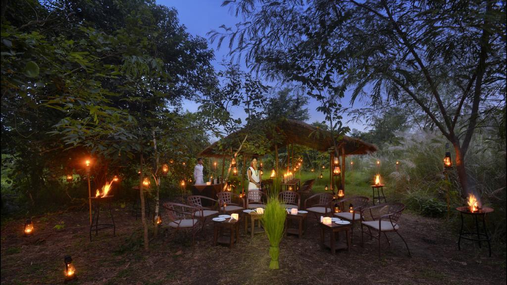 Barahi Jungle Lodge Meghauli Ngoại thất bức ảnh