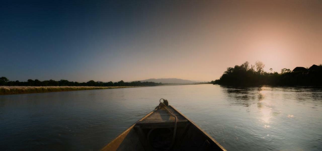Barahi Jungle Lodge Meghauli Ngoại thất bức ảnh