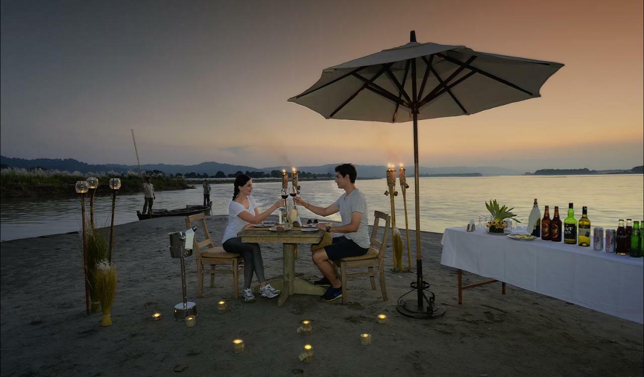 Barahi Jungle Lodge Meghauli Ngoại thất bức ảnh