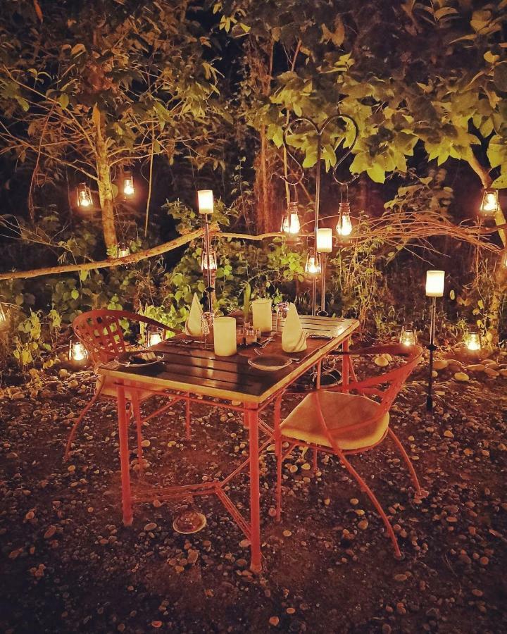 Barahi Jungle Lodge Meghauli Ngoại thất bức ảnh
